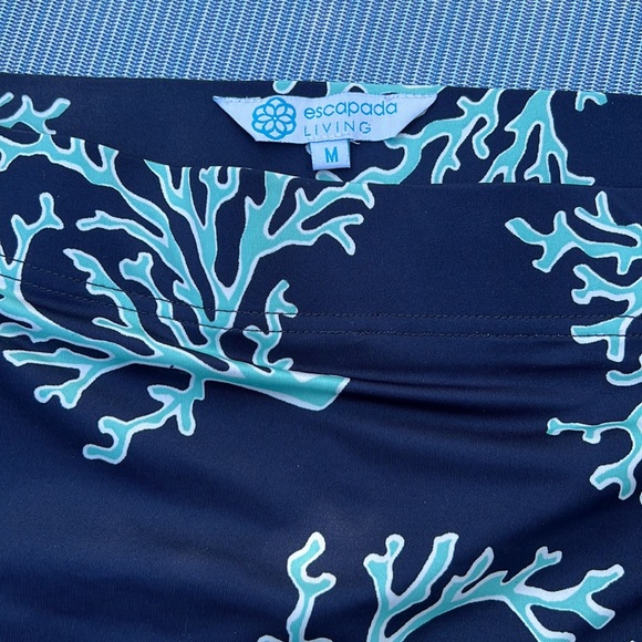 Navy skort with teal and white coral pattern - size M - Picture 3 of 3